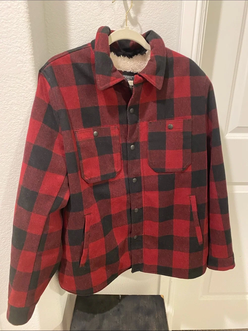Men’s L G.H. Bass & Co. Red and Black Buffalo Plaid Sherpa Collar Jacket